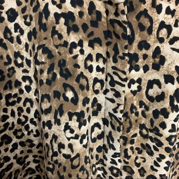 [H&M] Size: 4 Brown & Black Leopard Animal Print Long Sleeve Button Down Top - Picture 3 of 9